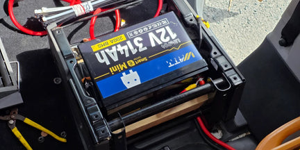 Die 314Ah Mini LiFePO4 Smart Batterie unter Sitz