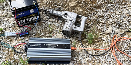 WattCycle 12V 100Ah Mini LiFePO4 Batterie und Batterieladegerät